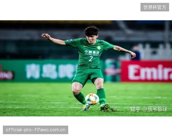 金玟哉在拜仁并非绝对主力但保持稳定出场,其防守硬度将是韩国队后防关键。 金玟哉在拜仁并非绝对主力但保持稳定出场,其防守硬度将是韩国队后防关键。